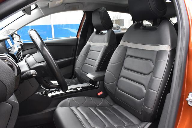 Citroen ë-C4 Shine 50 kWh Leder | Panorama dak | Navigatie | Winterpakket | Massagestoel | SOH 90% | Zeer Compleet |