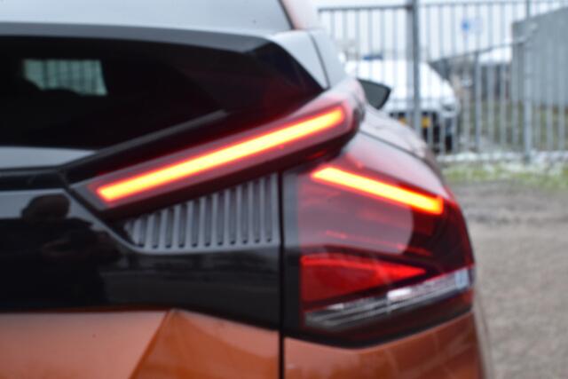 Citroen ë-C4 Shine 50 kWh Leder | Panorama dak | Navigatie | Winterpakket | Massagestoel | SOH 90% | Zeer Compleet |