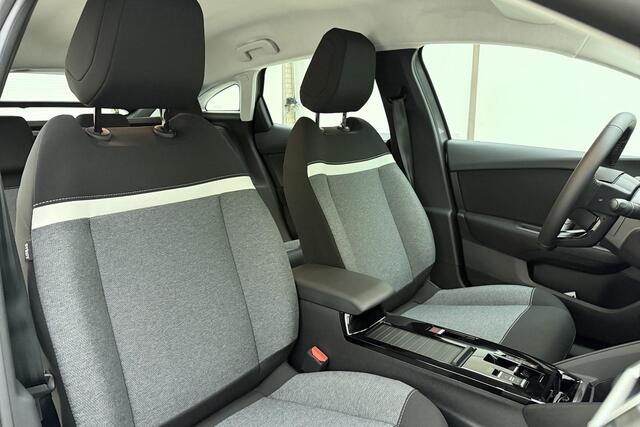 Citroen ë-C4 You 136pk Standard range 50 kWh | Climate Control | Cruise Control | Apple Carplay/Android Auto | Metallic lak