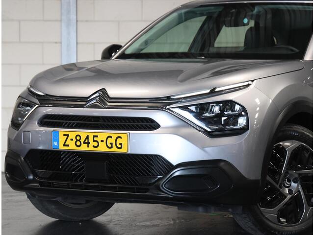 Citroen ë-C4 You 50 kWh 136PK | 1ste eigenaar | ACCU 96% | AppleCarplay/Android Auto | Climate Control | Cruise Control | Camera | FASE 3 | LM Velgen | Isofix | Armsteun | Parkeersensoren | Warmtepomp |