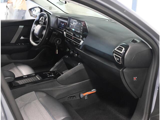 Citroen ë-C4 You 50 kWh 136PK | 1ste eigenaar | ACCU 96% | AppleCarplay/Android Auto | Climate Control | Cruise Control | Camera | FASE 3 | LM Velgen | Isofix | Armsteun | Parkeersensoren | Warmtepomp |
