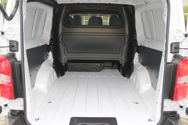 Citroen ë-Jumpy L3 136PK AUTOMAAT DC 75 kWh | DUBBELE CABINE | NAVIGATIE 10" TOUCHSCREEN | APPLE CARPLAY/ANDROID AUTO | ACHTERUITRIJ CAMERA | CRUISE CONTROL | 6-ZITS | REGEN/LICHT SENSOR | DAB+ RADIO | NIEUWE BUS! |