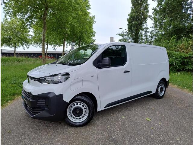 Citroen ë-Jumpy L2 75 kWh 136pk AUTOMAAT | 354 KM WLTP | Airco | Cruise control | Bluetooth radio | Multimediascherm | Audiobediening stuurwiel | Parkeersensoren achter | Bestuurdersstoel comfort | Bank voorpassagiers | Tussenwand comfort met raam | e-PTO 400 | Laadkabel