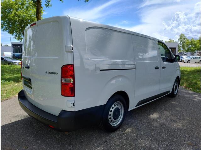 Citroen ë-Jumpy L3 75 kWh 136pk AUTOMAAT | Multimedia | Apple Carplay | Android Auto | Digital cockpit | Stuurwielbediening | Achteruitrijcamera | Parkeersensoren voor en achter | Dode hoek detectie | Elektrisch inklapbare spiegels | Bank voorpassagiers | Tussenwand comf