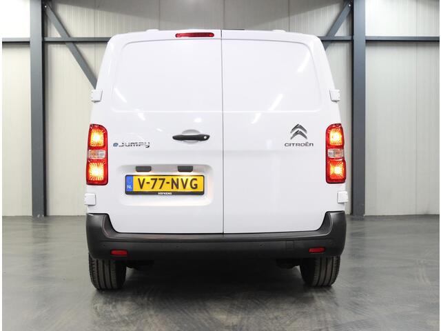 Citroen ë-Jumpy Club M L2 136PK 75 kWh | NIEUW! | 3-Fase | AppleCarPlay/AndroidAuto | Airco | Armsteun | 3 Zits | Cruise Control | Parkeersensoren |