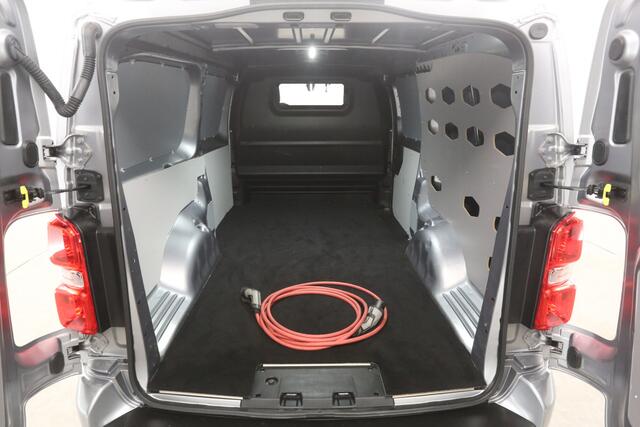 Citroen ë-Jumpy eJumpy Club XL 75 kWh L3H1 | Snelladen | SOH 92% | Airco | Camera | Cruise | Carplay | Trekh. | HuD | Parkeersens.