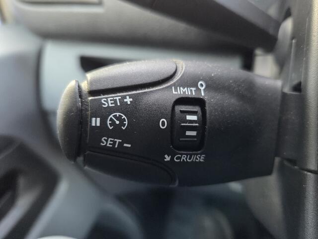 Citroen ë-Jumpy / Opel e-Vivaro L2 Innovation 50 kWh 9-Persoons Airco Cruisecontrol Accucertificaat aanwezig