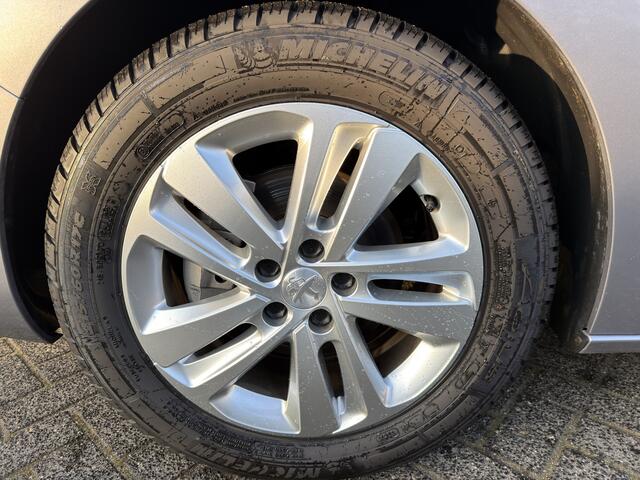 Citroen ë-Jumpy DC 75 kWh (Stoelverwarming - 2x Schuifdeuren - Keyless Entry - Laadruimte betimmering - Automatische Airco - Navigatie - Parkeersensoren V+A - Apple Carplay)