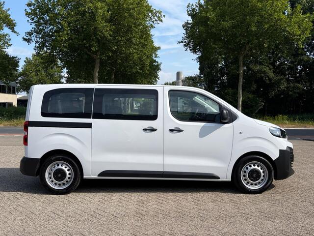 Citroen ë-Jumpy Combi L2 75kWh 136pk | 8 jaar garantie | 2,9% financial lease | 9-persoons | Achterklep | Airco | Bluetooth radio | Cruise control | Bestuurdersstoel comfort met armsteun | van ¤60.196 voor ¤46.308 incl. BTW rijklaar | TAXI ombouw mogelijk