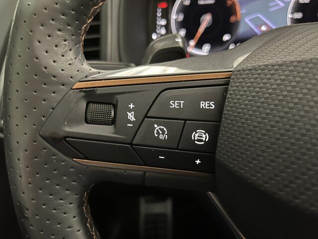 Cupra Ateca 1.5 TSI Performance / AUTOMAAT/ 12.000 KM/ TREKHAAK/ PANO/ CAMERA/ PARK. SENSOREN/ CRUISE/ ELEK. ACHTERKLEP/ VIRTUAL COCKPIT/ STOEL-STUURVERWARM./ PARK ASSIST/ FULL LINK/ NAVI/ CLIMA/ DAB/ 19" LMV