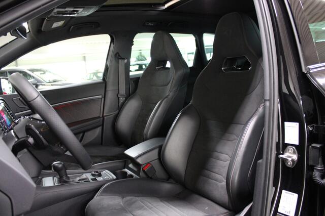 Cupra Ateca 2.0 TSI 4DRIVE Limited Edition / Akrapovic / Pano. / Brembo / 360 Camera /