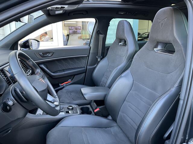 Cupra Ateca 2.0 TSI 4DRIVE / AUTOMAAT/ 300 PK/ PANO/ TREKHAAK/ DCC/ ACC/ PARK.SENSOREN + 360 CAMERA/ FULL LINK/ STUUR+STOELVERWARM./ ELEK.ACHTERKLEP/ DODEHOEK/ KEYLESS/ BEATS/ NAVI/ DAB/ CLIMA/ LED/ 19'' LMV
