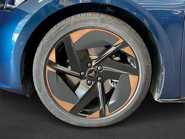 Cupra Born 58 kWh e-Boost 230pk / 20 inch velgen / Warmtepomp / Panoramic sunroof / head-up display