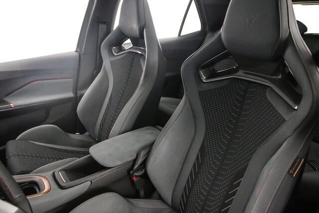 Cupra Born VZ 326pk Automaat Panoramadak, Adaptive cruise control, Navigatie, Head up display, 360 camera, Achteruitrijcamera, Stoelverwarming, LED verlichting