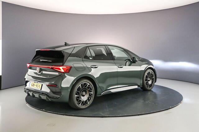 Cupra Born VZ 326pk Automaat Panoramadak, Adaptive cruise control, Navigatie, Head up display, 360 camera, Achteruitrijcamera, Stoelverwarming, LED verlichting