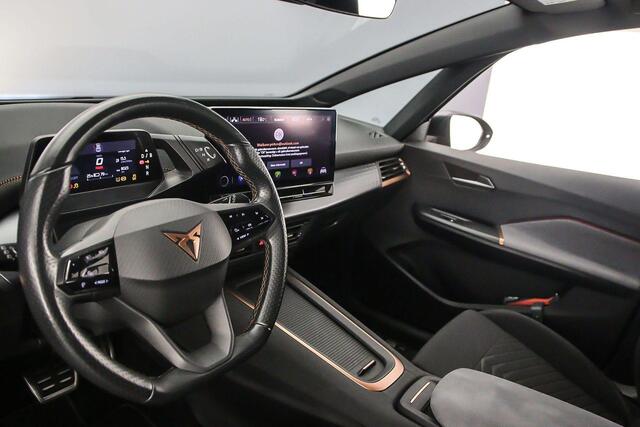 Cupra Born Adrenaline One 204pk Automaat Adaptive cruise control, Navigatie, Achteruitrijcamera, Stuurwiel verwarmd, LED verlichting, Stoelverwarming, App connect, Parkeersensoren