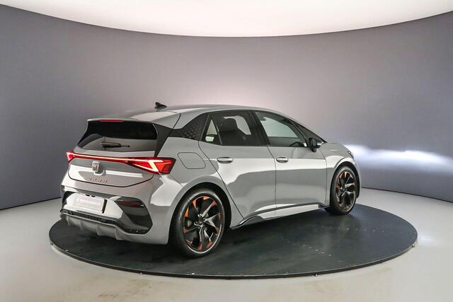 Cupra Born Adrenaline One 204pk Automaat Adaptive cruise control, Navigatie, Achteruitrijcamera, Stuurwiel verwarmd, LED verlichting, Stoelverwarming, App connect, Parkeersensoren
