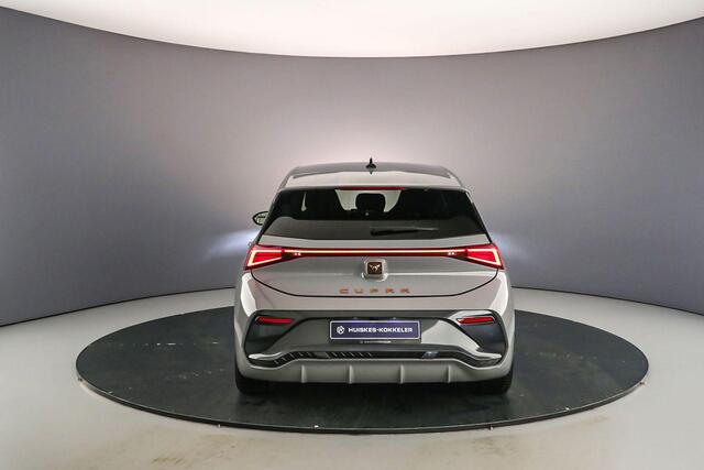 Cupra Born Adrenaline One 204pk Automaat Adaptive cruise control, Navigatie, Achteruitrijcamera, Stuurwiel verwarmd, LED verlichting, Stoelverwarming, App connect, Parkeersensoren