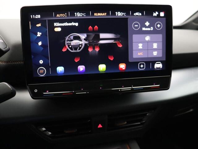 Cupra Born Business 204pk Automaat Adaptive cruise control, Navigatie, Achteruitrijcamera, LED verlichting, Parkeersensoren, App connect, Airco, DAB, Radio, Stuurwiel verwarmd