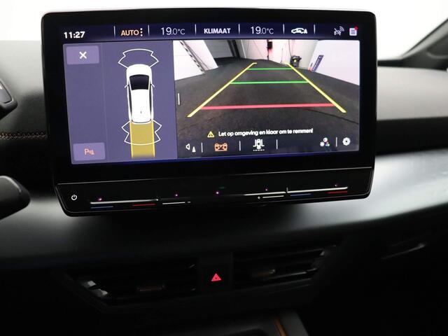 Cupra Born Business 204pk Automaat Adaptive cruise control, Navigatie, Achteruitrijcamera, LED verlichting, Parkeersensoren, App connect, Airco, DAB, Radio, Stuurwiel verwarmd