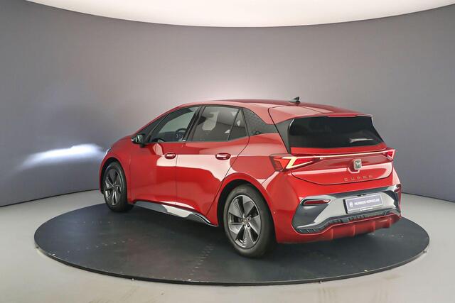 Cupra Born Business 204pk Automaat Adaptive cruise control, Navigatie, Achteruitrijcamera, LED verlichting, Stuurwiel verwarmd, Parkeersensoren, Airco, DAB, Radio, App connect