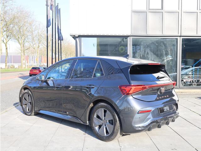 Cupra Born 150KW Panodak | Warmtepomp | 360°Camera | Memory | Stoel&Stuurverwarming | 18"Inch |