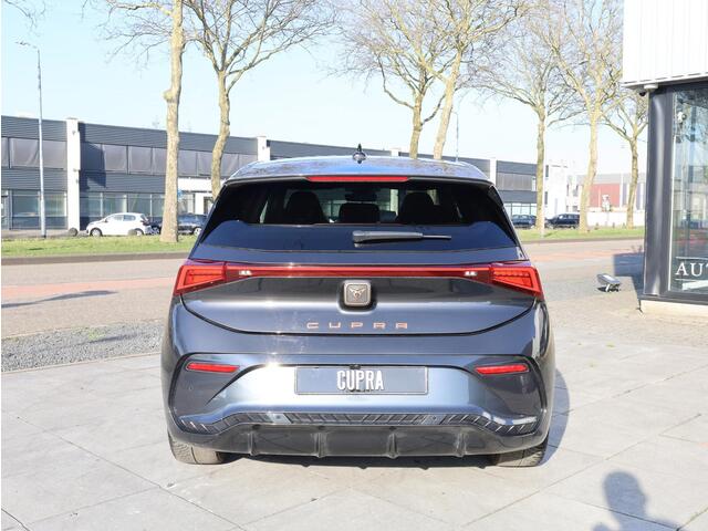 Cupra Born 150KW Panodak | Warmtepomp | 360°Camera | Memory | Stoel&Stuurverwarming | 18"Inch |