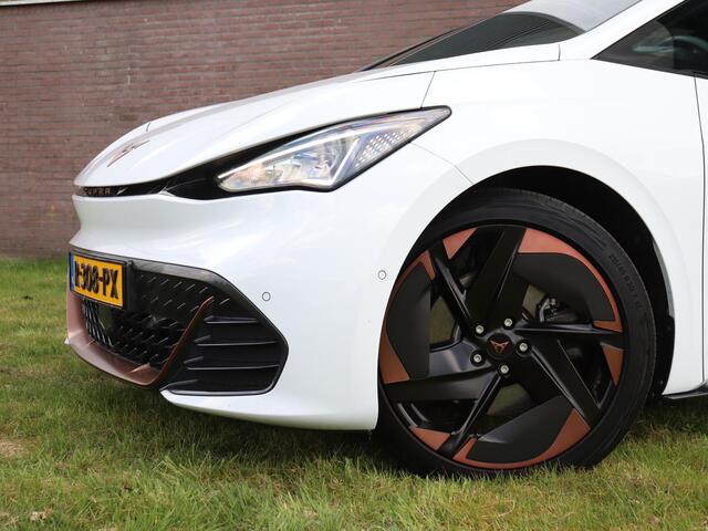 Cupra Born Adrenaline 62 kWh 231pk E-Boost | Achteruitrijcamera | Adaptieve Cruise Control | Stuurverwarming | Apple Carplay / Android Auto