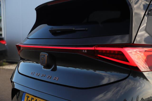 Cupra Born Performance 82 kWh Fabrieksgarantie Navigatie Achteruitrijcamera Keyless Carplay Android Sfeerverlichting