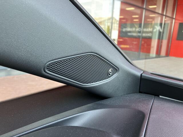 Cupra Born Adrenaline 62 kWh 230pk · Camera · Beats Audio · Keyless · Apple/Android Car Play · Parkeerassistent · Stoelverwarming · Sfeerverlichting · Voorklimatisering ·