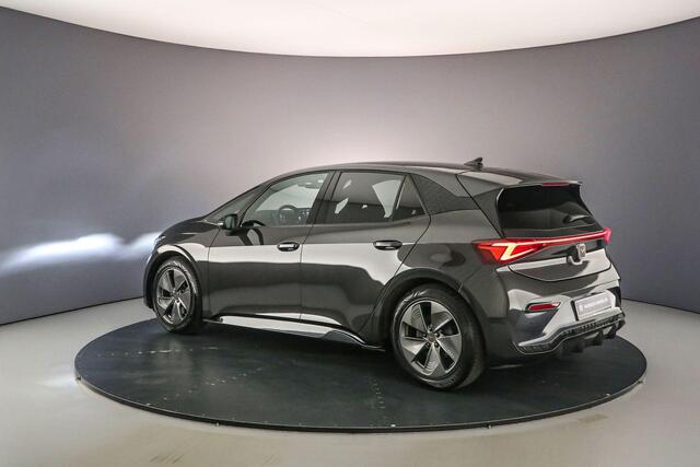 Cupra Born Business 204pk Automaat Adaptive cruise control, Navigatie, Achteruitrijcamera, Stuurwiel verwarmd, Parkeersensoren, App connect, LED koplampen
