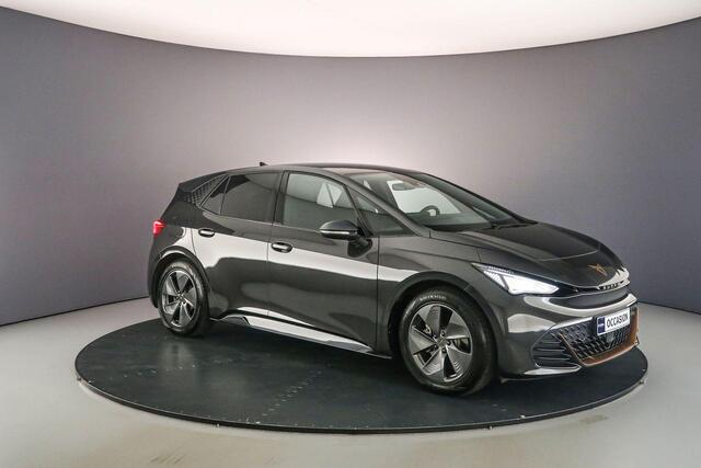Cupra Born Business 204pk Automaat Adaptive cruise control, Navigatie, Achteruitrijcamera, Stuurwiel verwarmd, Parkeersensoren, App connect, LED koplampen