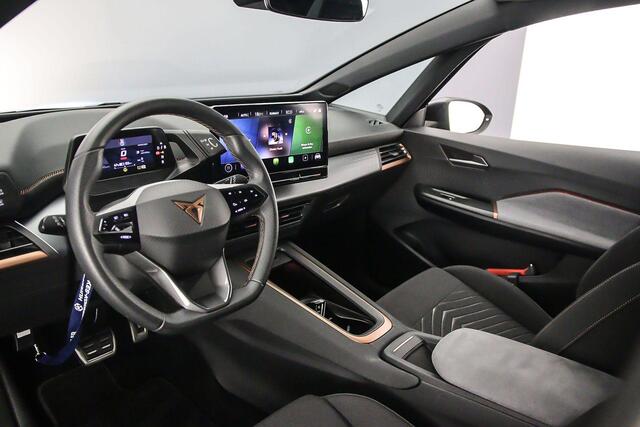 Cupra Born Impulse 204pk Automaat Parkeersensoren, App connect, Stuurwiel verwarmd, LED koplampen, Airco, DAB, Radio, Bluetooth