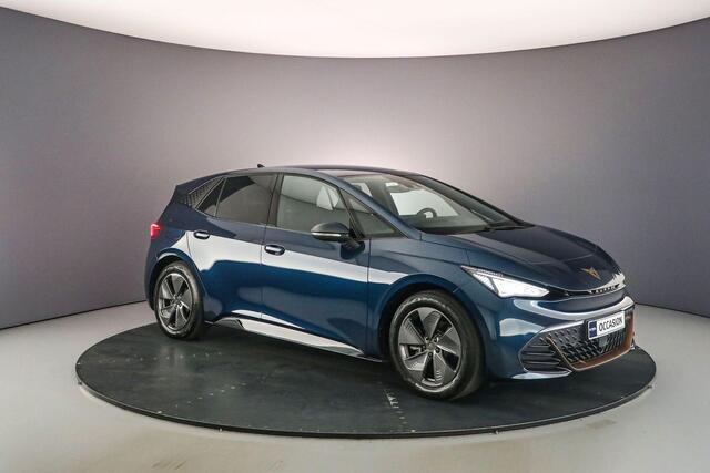 Cupra Born Impulse 204pk Automaat Parkeersensoren, App connect, Stuurwiel verwarmd, LED koplampen, Airco, DAB, Radio, Bluetooth
