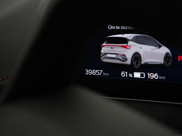 Cupra Born Adrenaline 62 kWh 204 pk | Panoramadak | Snelladen tot 120 kW | Sportonderstel | Standkachel | Achteruitrijcamera | BEATS Audio | 19 inch