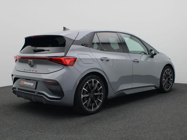 Cupra Born Performance 62 kWh 231PK Achteruitrijcamera, BeatsAudio, stuur/stoelverwarming, side assist, DCC, keyless, alarm, 20'' lichtmetaal
