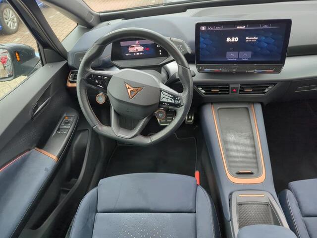 Cupra Born Copper Edition 62 kWh / PANO/ 231 PK/ CAMERA/ PARK. SENSOREN/ SPORT STUUR/ GETINT GLAS/ NAVI/ 20" LMV