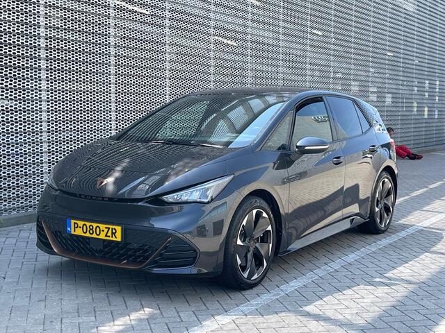 Cupra Born Adrenaline 62 kWh / Navigatie / Parkeersensoren V+A / Camera / App connect / Stoel verwarming / P4
