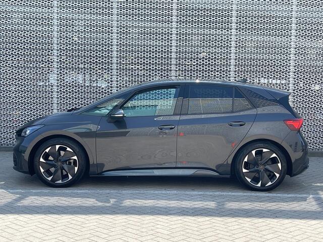 Cupra Born Adrenaline 62 kWh / Navigatie / Parkeersensoren V+A / Camera / App connect / Stoel verwarming / P4