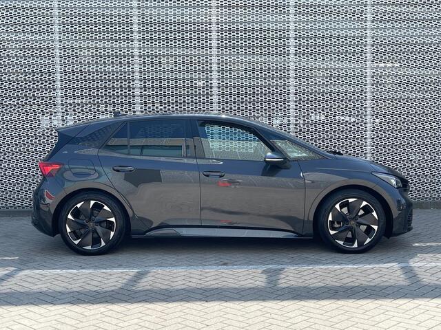 Cupra Born Adrenaline 62 kWh / Navigatie / Parkeersensoren V+A / Camera / App connect / Stoel verwarming / P4