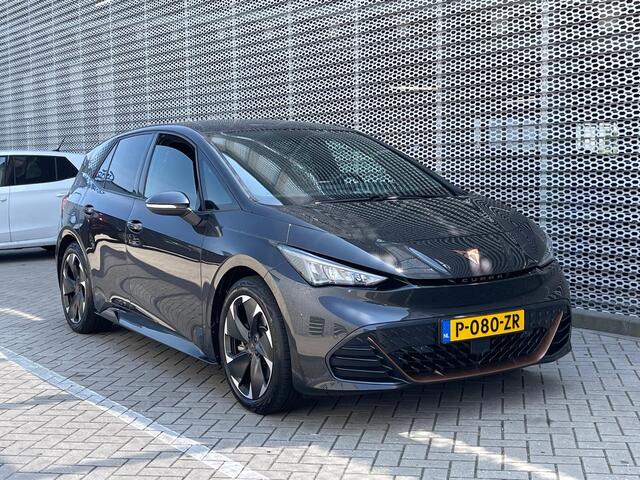Cupra Born Adrenaline 62 kWh / Navigatie / Parkeersensoren V+A / Camera / App connect / Stoel verwarming / P4