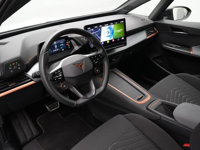 Cupra Born 82 kWh 230 pk Performance | Full LED koplampen | Achteruitrijcamera | Park Assist | Kuipstoelen | CUPRA-stuurwiel | Standkachel | 19 inch