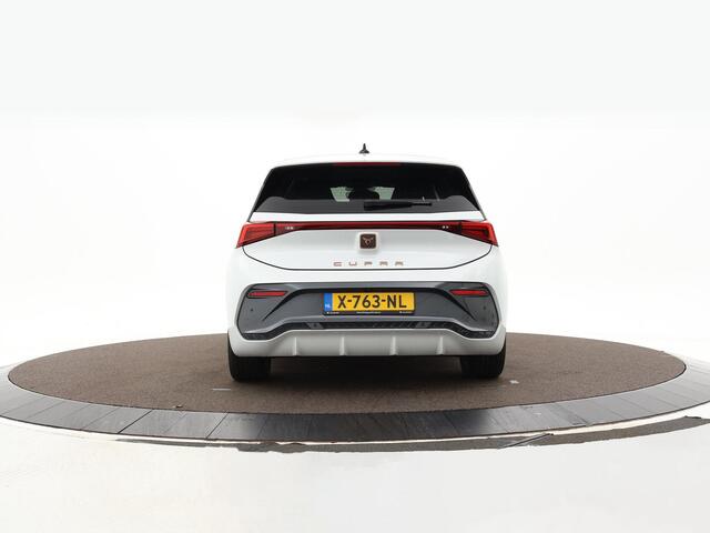 Cupra Born Business 62 kWh · Camera · Apple/Android Car Play · Navigatie · P-Sensoren · Stuurwiel Verwarming · 18'' Inch ·