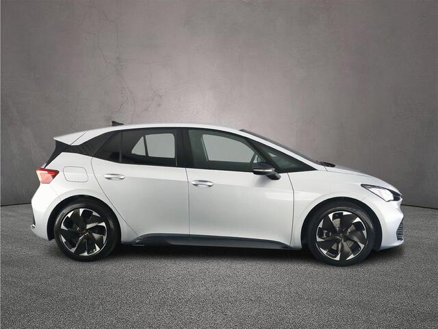 Cupra Born Essential Limited 230pk Automaat Adaptive cruise control, Stoelverwarming, Parkeersensoren, LED koplampen, Stuurwiel verwarmd, Airco, App connect, DAB, Radio