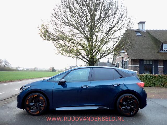 Cupra Born Copper Edition One 62 kWh PANODAK/CAMERA/STOEL EN STUUR VERWARMING