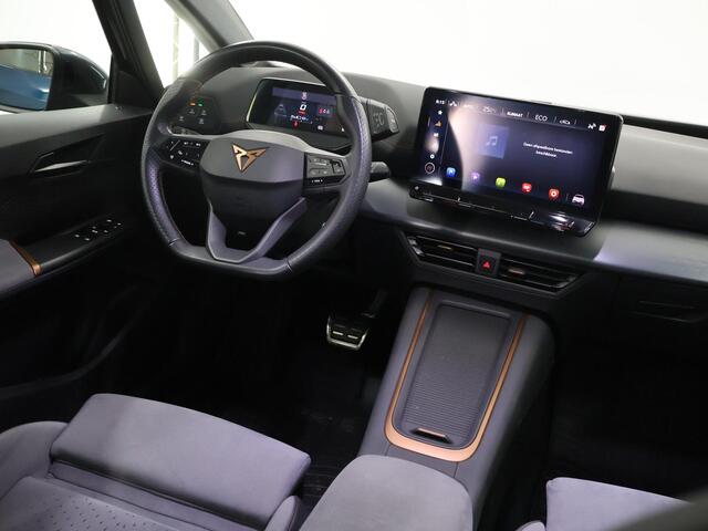 Cupra Born Performance One 62 kWh | SOH 94% | Sportstoelen | Navigatie | Ele.verstelbare stoelen + geheugen | Camera | Apple CarPlay/Android Auto | Panoramadak | LED | ERGO Stoelen | Stuur/stoelverwarming |