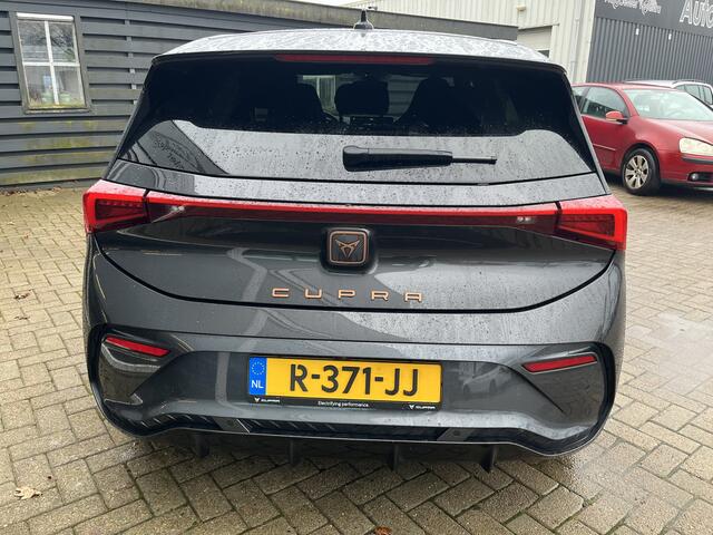 Cupra Born Business Plus 62 kWh / Camera / carplay / Led / Stuurverwarming