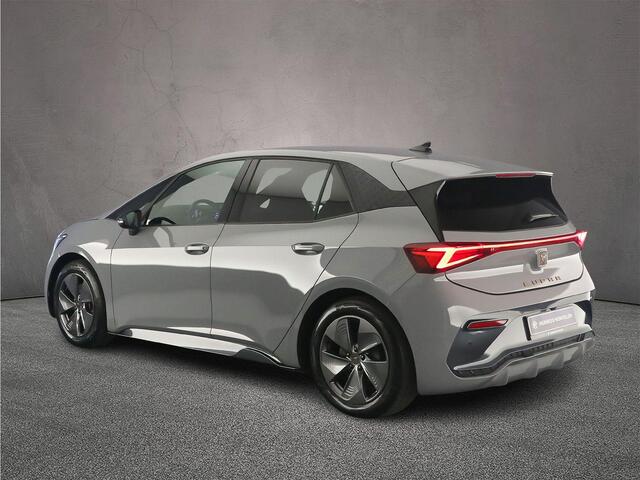 Cupra Born Business 204pk Automaat Adaptive cruise control, Navigatie, Achteruitrijcamera, Parkeersensoren, LED koplampen, Stuurwiel verwarmd, App connect