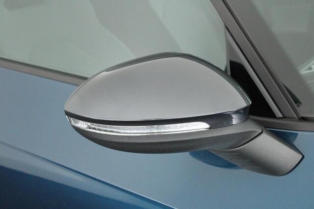 Cupra Born Performance 231pk 62 kWh SOH 89% Alcantara Sportstoelen Camera Stoelverwarming Keyless Elek. Verstelbare Stoelen Beats