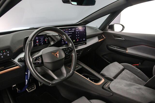 Cupra Born Copper Edition One 204pk Automaat Warmtepomp, Panoramadak, Adaptive cruise control, 360 camera, Navigatie, Achteruitrijcamera, LED koplampen, Stoelverwarming, Parkeersensoren